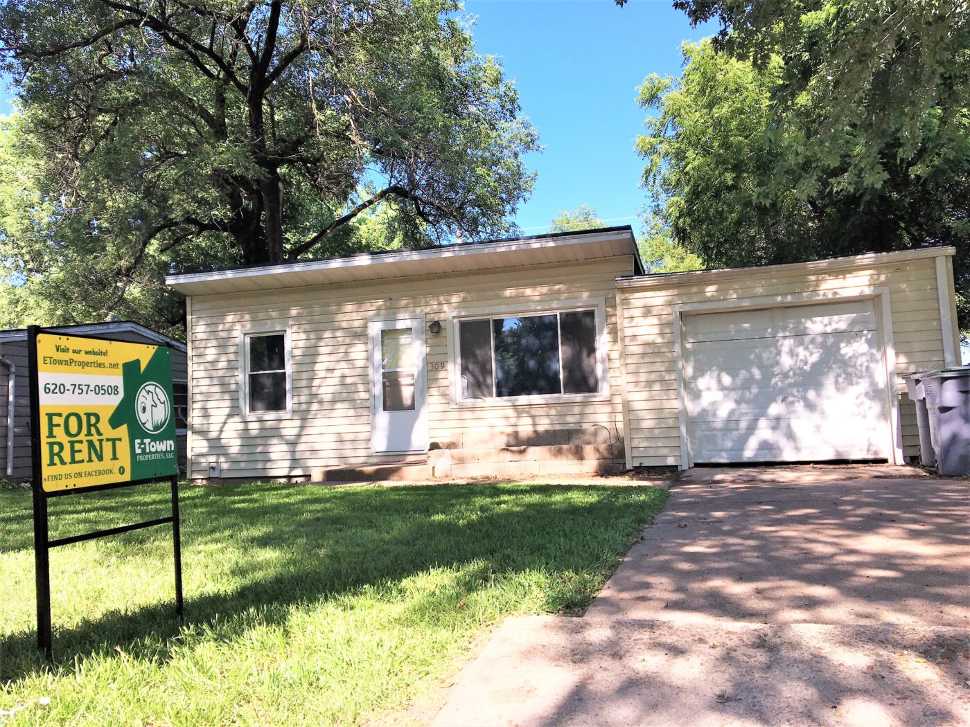 309 Sherman Street, Emporia, KS — 2 Bedroom, 1 Bath 309 Sherman Street, Emporia, KS — 2 Bedroom, 1 Bath