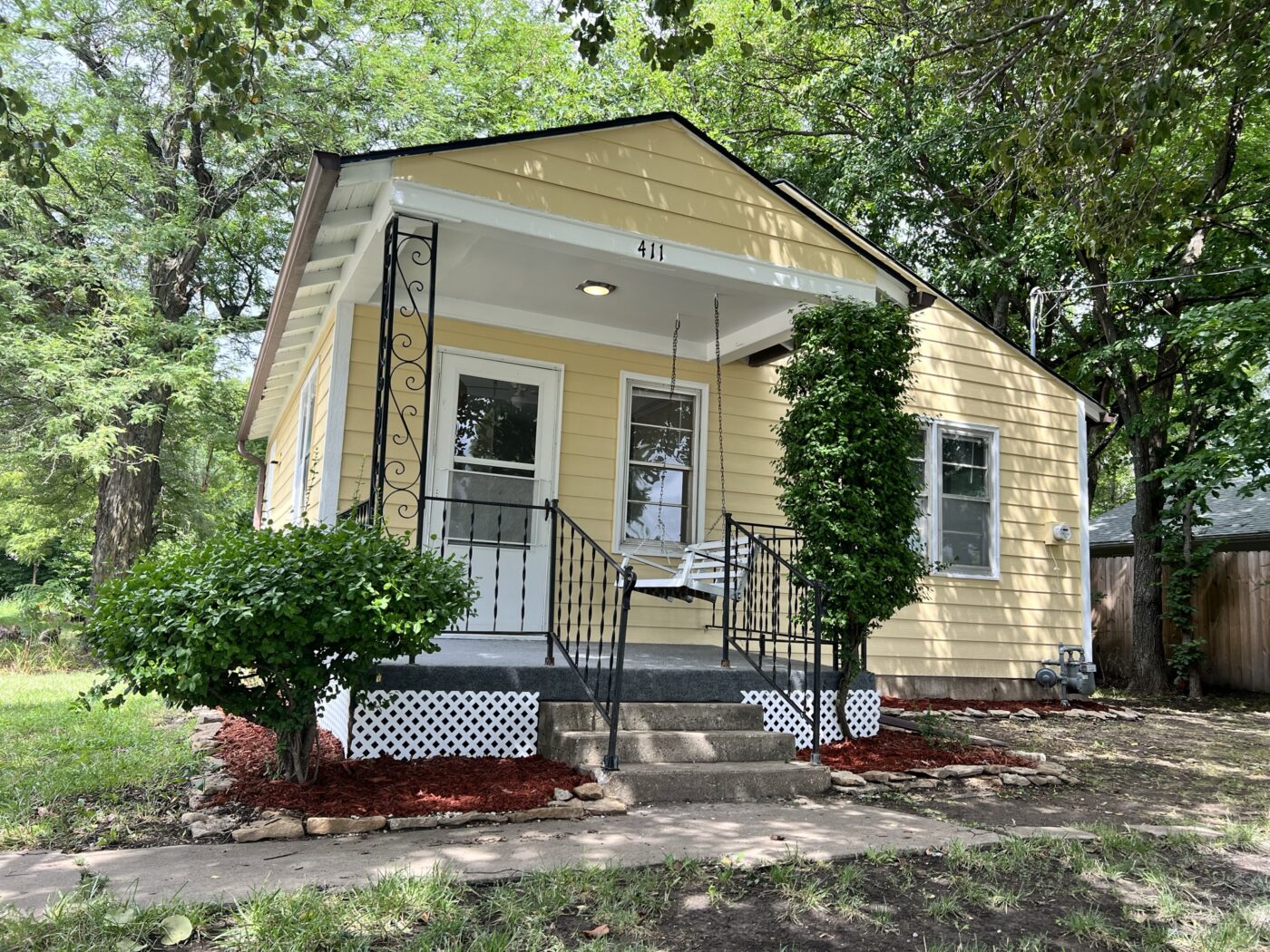 411 Dorset Dr, Emporia, KS — 1+ Bedroom, 1 Bath