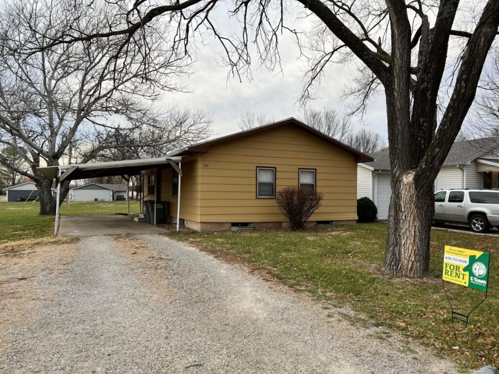 303 Homewood Street, Emporia, KS — 2 Bedroom, 1 Bath House for Rent