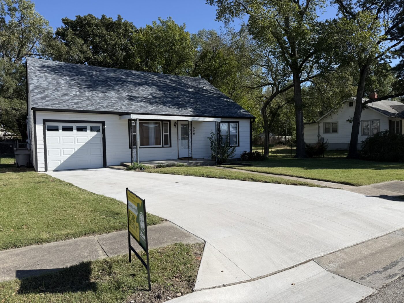 520 Sunnyslope, Emporia, KS –3 bedroom 1 bathroom