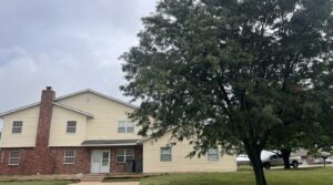 2602 West Ridge Dr. Emporia, KS–2 bed, 1.5 bath